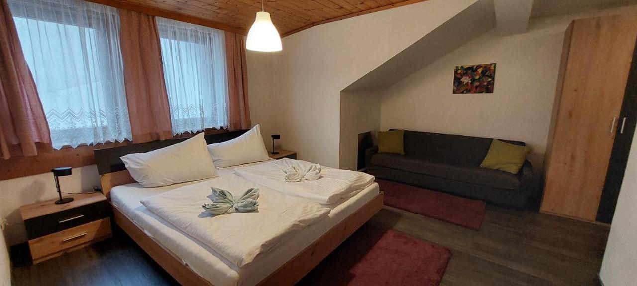 Weisses Roessl Werfen Hotel Bagian luar foto