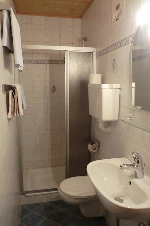 Weisses Roessl Werfen Hotel Ruang foto
