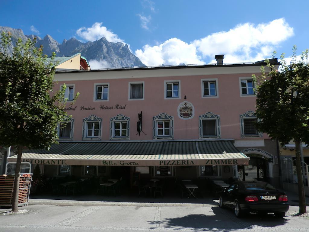 Weisses Roessl Werfen Hotel Bagian luar foto